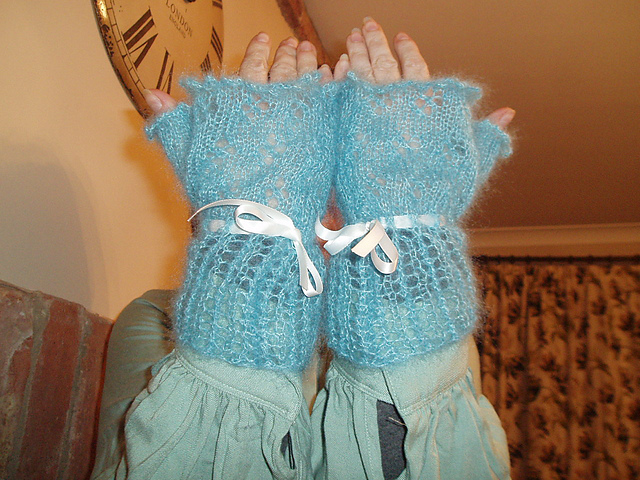 Lacy Mittens