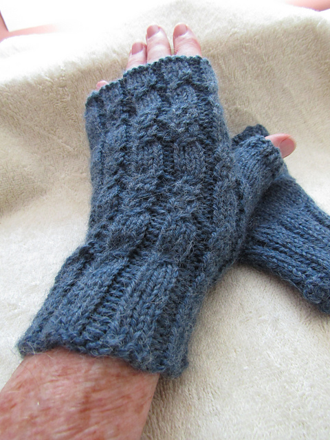 Cable Rib Mitts