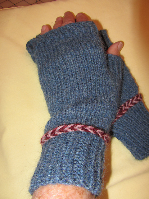 Latvian Braid Mitts