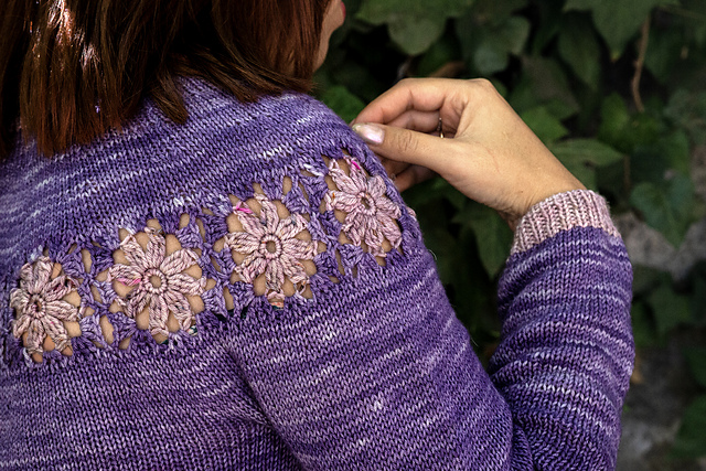 Gerbera light sweater