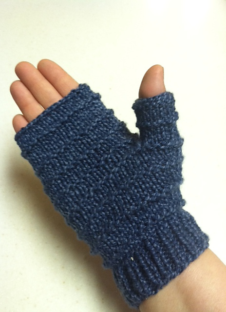 Ridged Fingerless Gloves