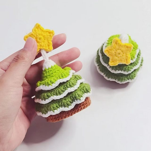 Ravelry christmas tree pattern by kathy leung