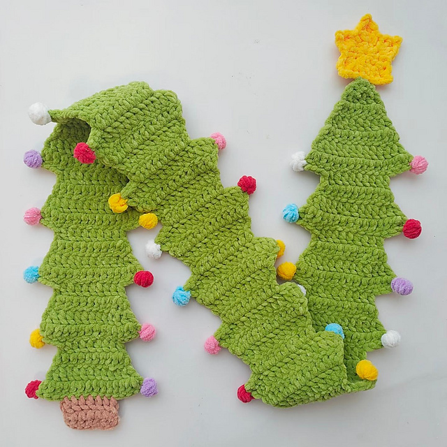 Christmas Tree Scarf