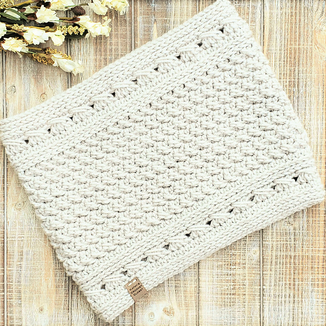 Olympia Cowl