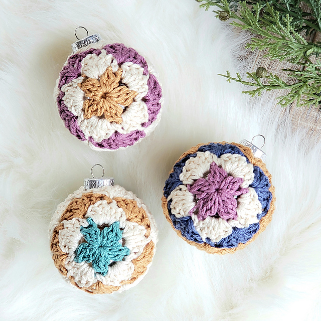 Flower Christmas Bauble