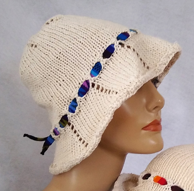 Linen sunhat with eyelets