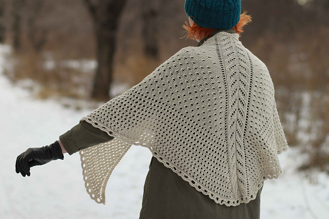Snowflakes falling shawl