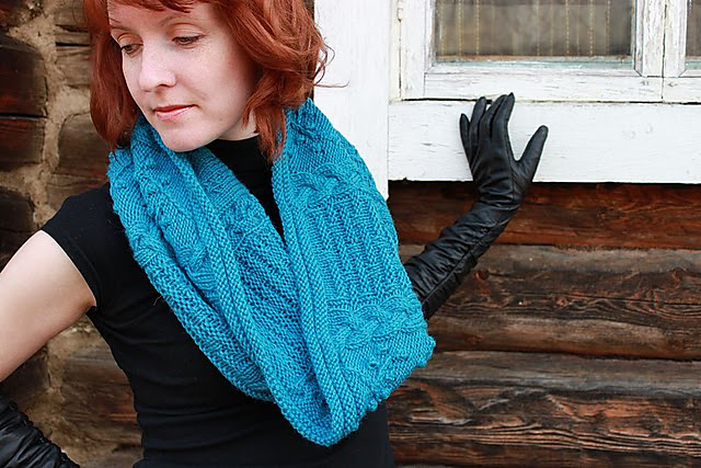Winter Landscapes Cabled Cowl