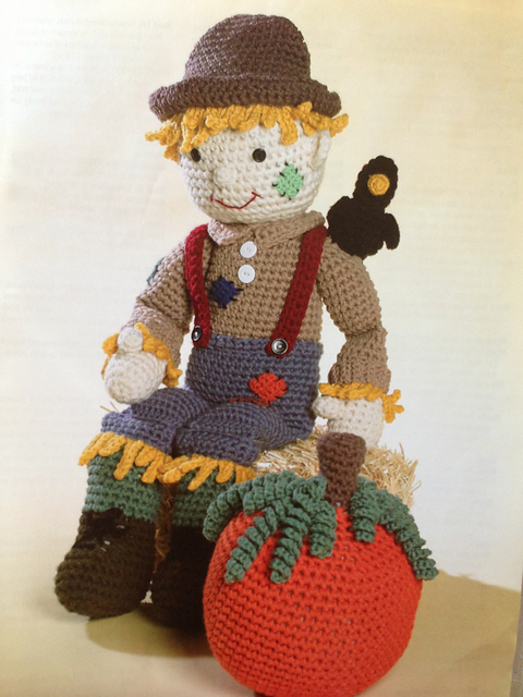 Scarecrow & Pumpkin