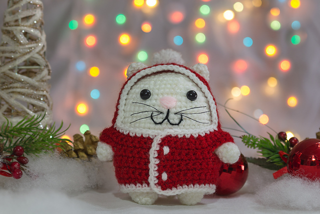 Christmas kitten