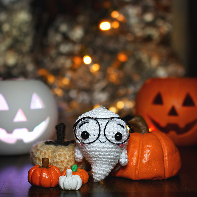 Ravelry: Mini ghost amigurumi pattern by Laura Jiménez