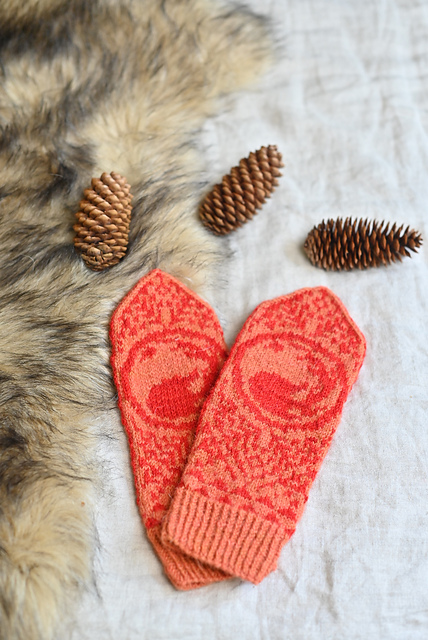 Red planeswalker mittens
