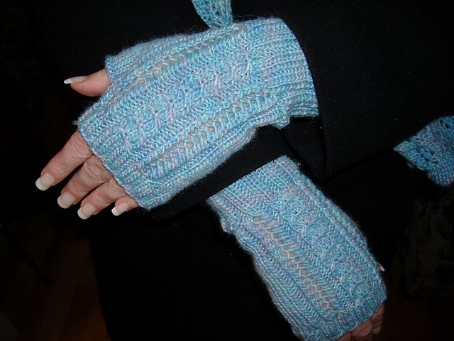 Column of Leaves Muffatees (fingerless mitts)