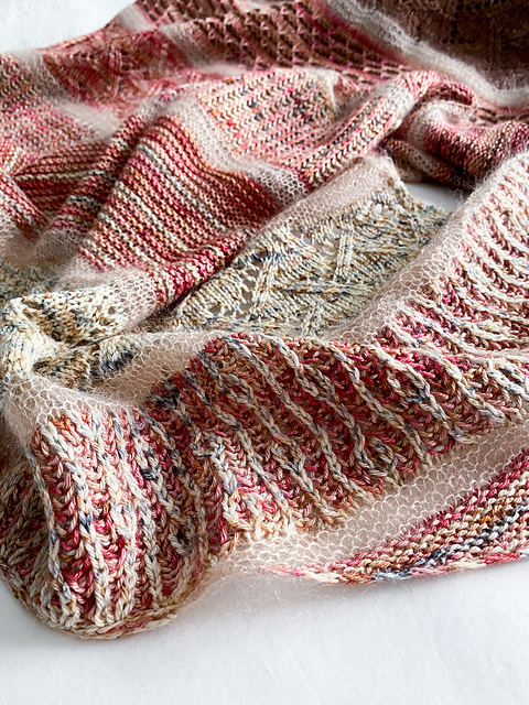 Fresa y Chocolate Shawl