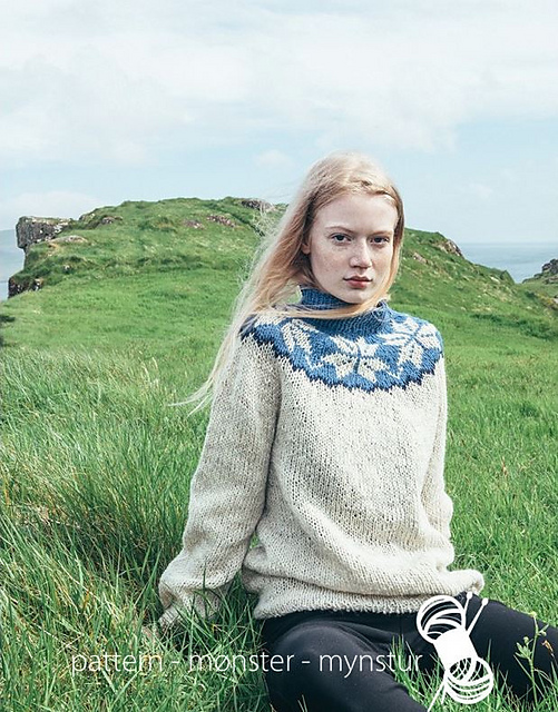 Troyggja við Stjørnum | Sweater with Stars