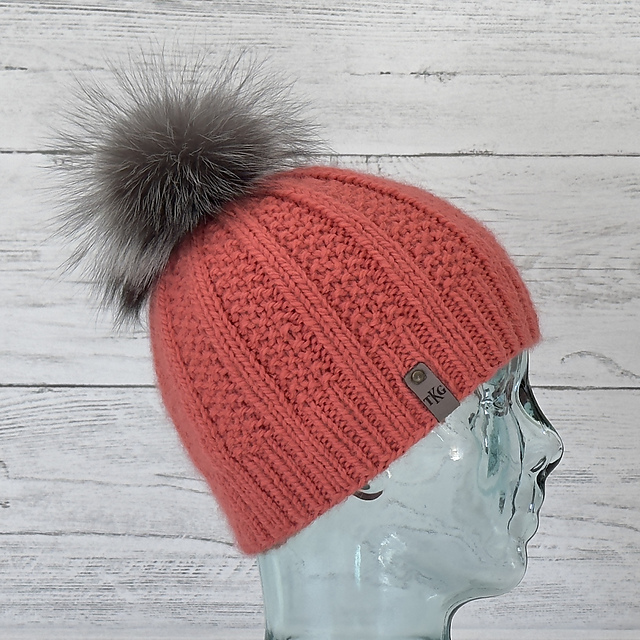 Shades of Dahlia Hat (Bulky)