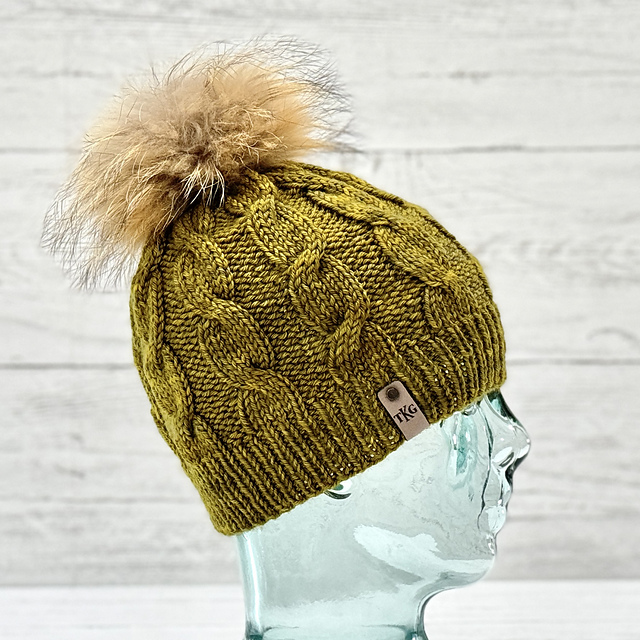 Three Point Cable Hat (Worsted)