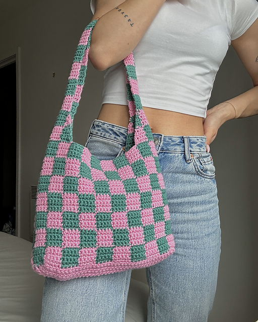 Checkered crochet bag