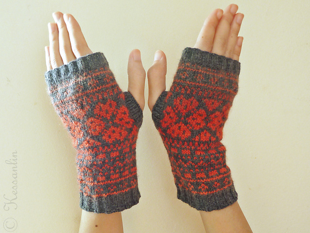 A Giving Heart Fingerless Mitts