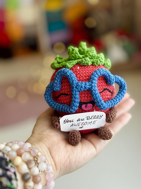 Ravelry: Emotional support strawberry pattern by Jelena Ohtina