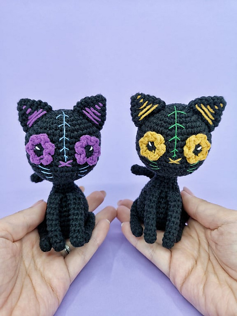 Spooky cute cat amigurumi