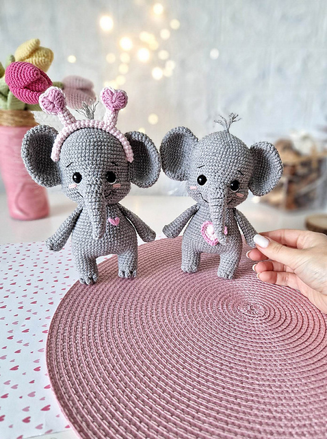 Valentine`s day elephant toy