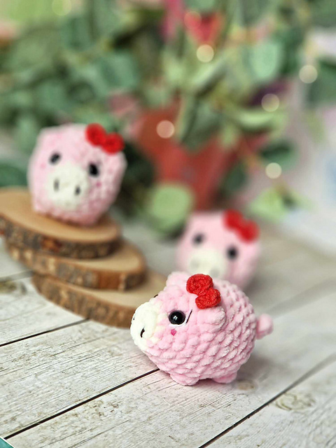 Pig plushie