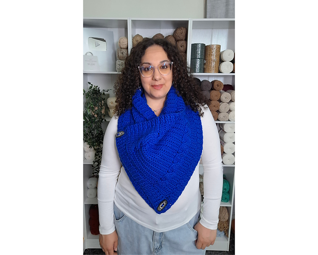 Royal Cables Cowl