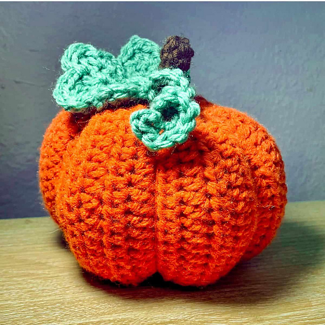 Pumpkin with Leaves