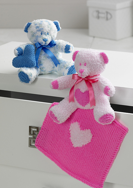 9017 Cuddles DK Bears