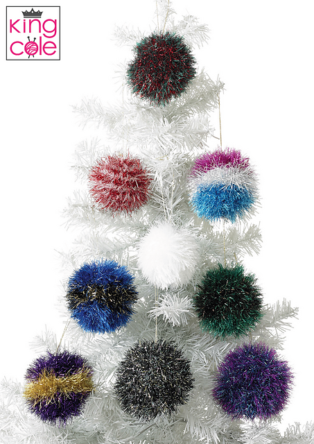 9035 Tinsel Christmas Trees and Baubles