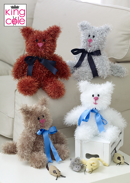 9049 Tinsel Cats