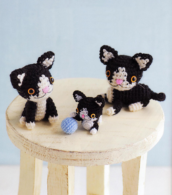 Ravelry: Black & White Kitty pattern by Mitsuki Hoshi (ほし みつき)