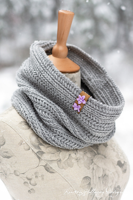 Lila Herringbone Cowl