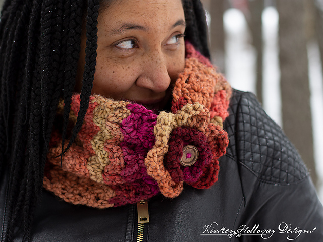 Ravelry: Sweet 'n Sassy 1 Skein Cowl pattern by Kirsten Holloway