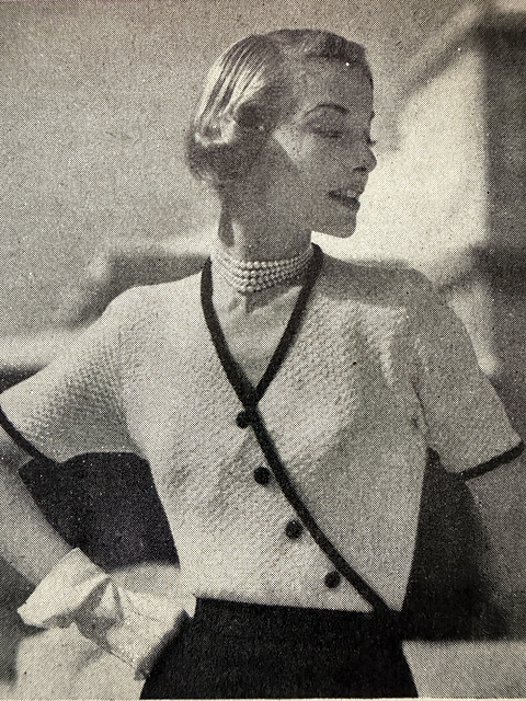 Blouse with oblique fastening