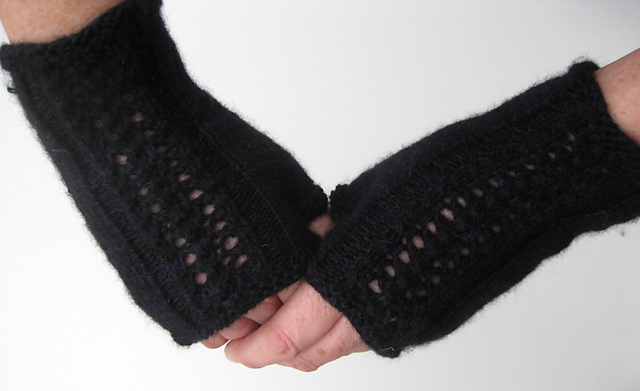 Voyager Fingerless Mitts