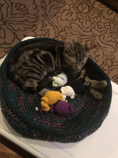 Animal Bed (Cat & Small Dog)