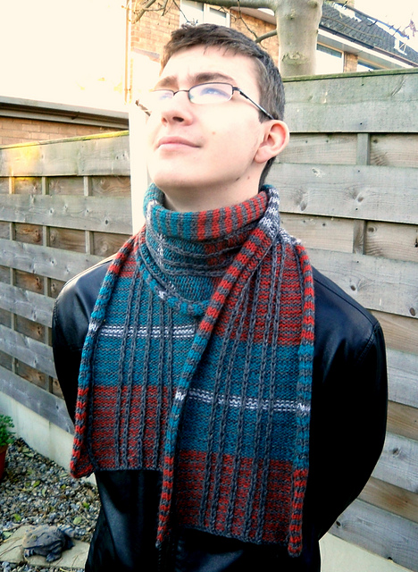 Ravelry: Reversible Striped Scarf pattern by Crafty Sprite