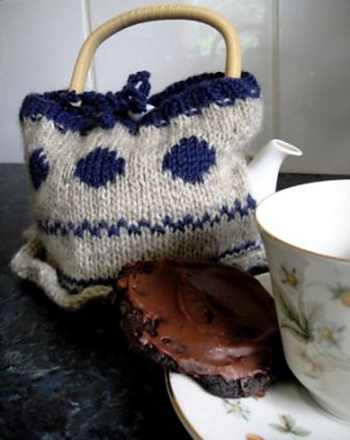 Ravelry Cosy for a Japanese teapot pattern by Wei S. Leong