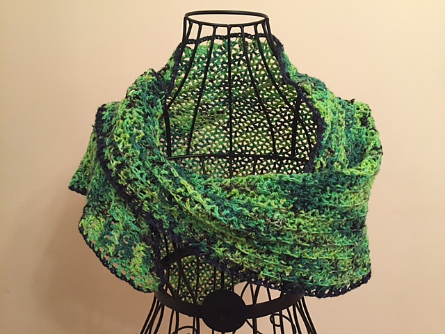 Nidhogg Shawl