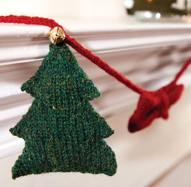 Trees and Bows Garland