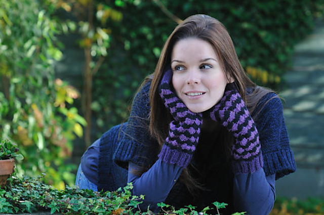 Liquorice Twist Gloves