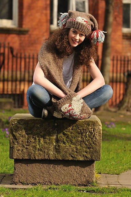 The Eagle pocket scarf & hat