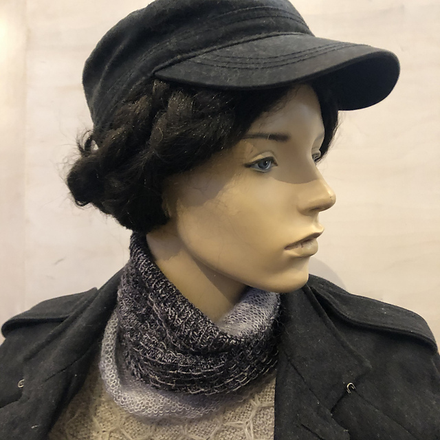 Cookies & Cream Convertible Cowl