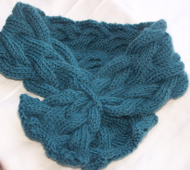 Double Cabled Neckwarmer