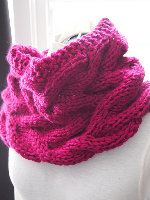 Ravelry: Waves Cowl pattern by Grace Mcewen