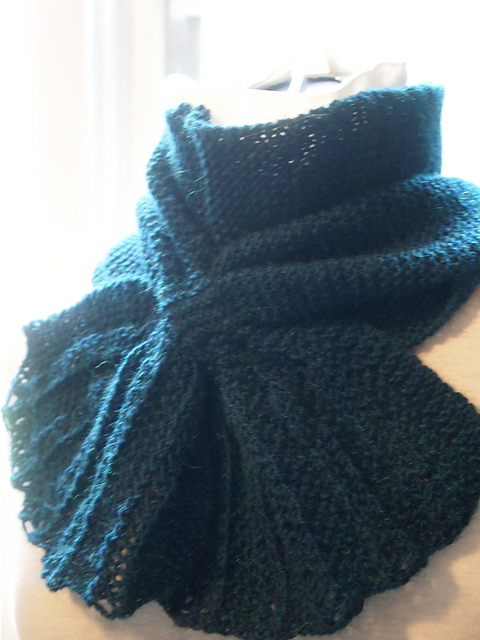 Shellie Keyhole Scarf