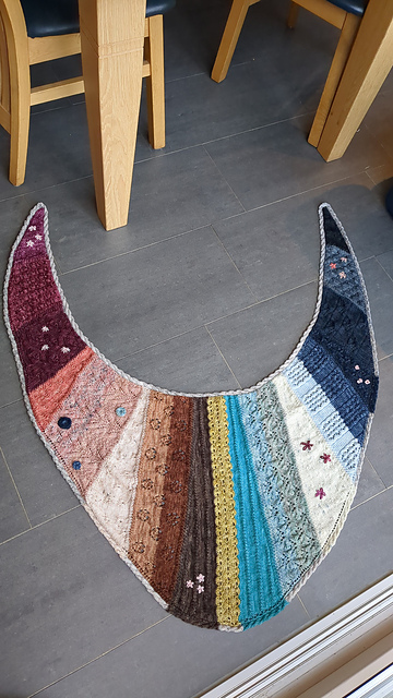 Season to Blossom Advent Shawl