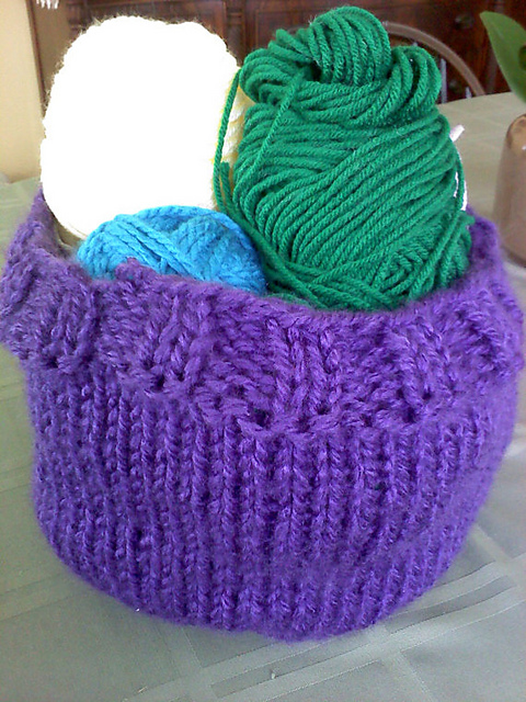 Yarn Basket Skein Holder